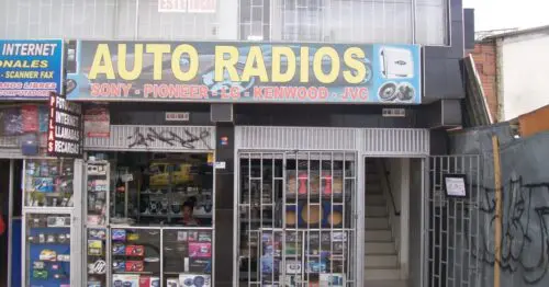 AUTOS Y RADIOS AUTOS Y RADIOS